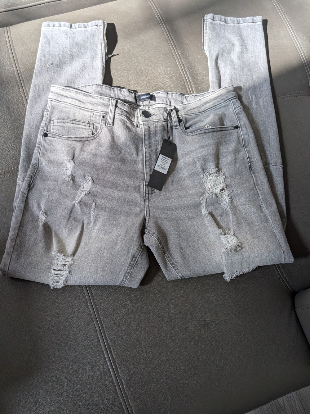 Men’s Distressed Light Gray Ripped Jeans